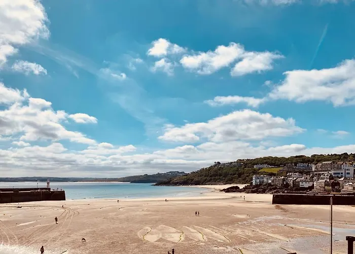 Beach House Apartment 1 - St. Ives Harbour Front Apartment With Stunning Views