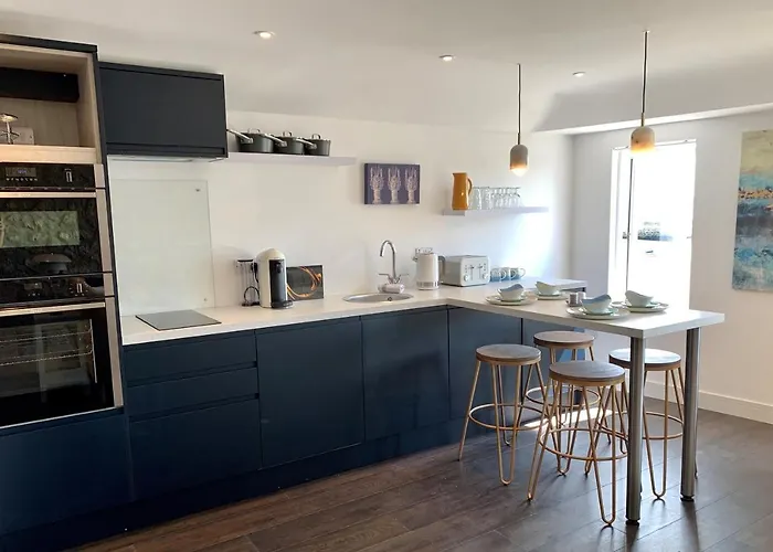 Beach House Apartment 1 - St. Ives Harbour Front Apartment With Stunning Views