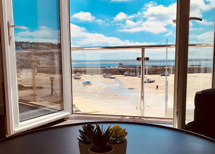 Beach House Apartment 1 - St. Ives Harbour Front Apartment With Stunning Views