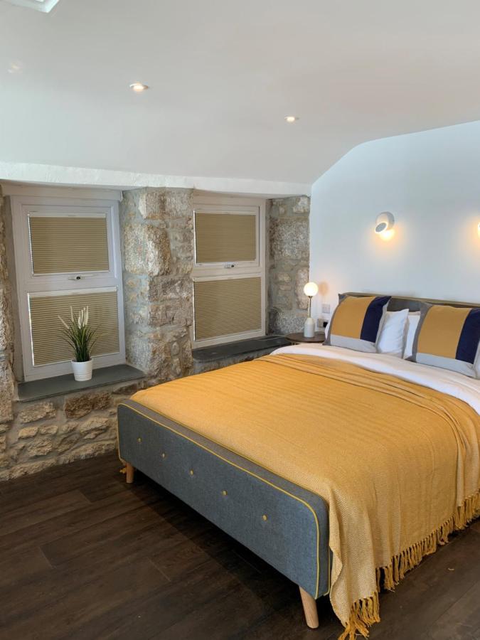 House 1 - Harbour Front With Stunning Views * St Ives (Cornwall)